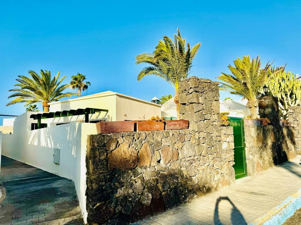 Luxury Bungalow Playa Roca Costa Teguise Exterior photo